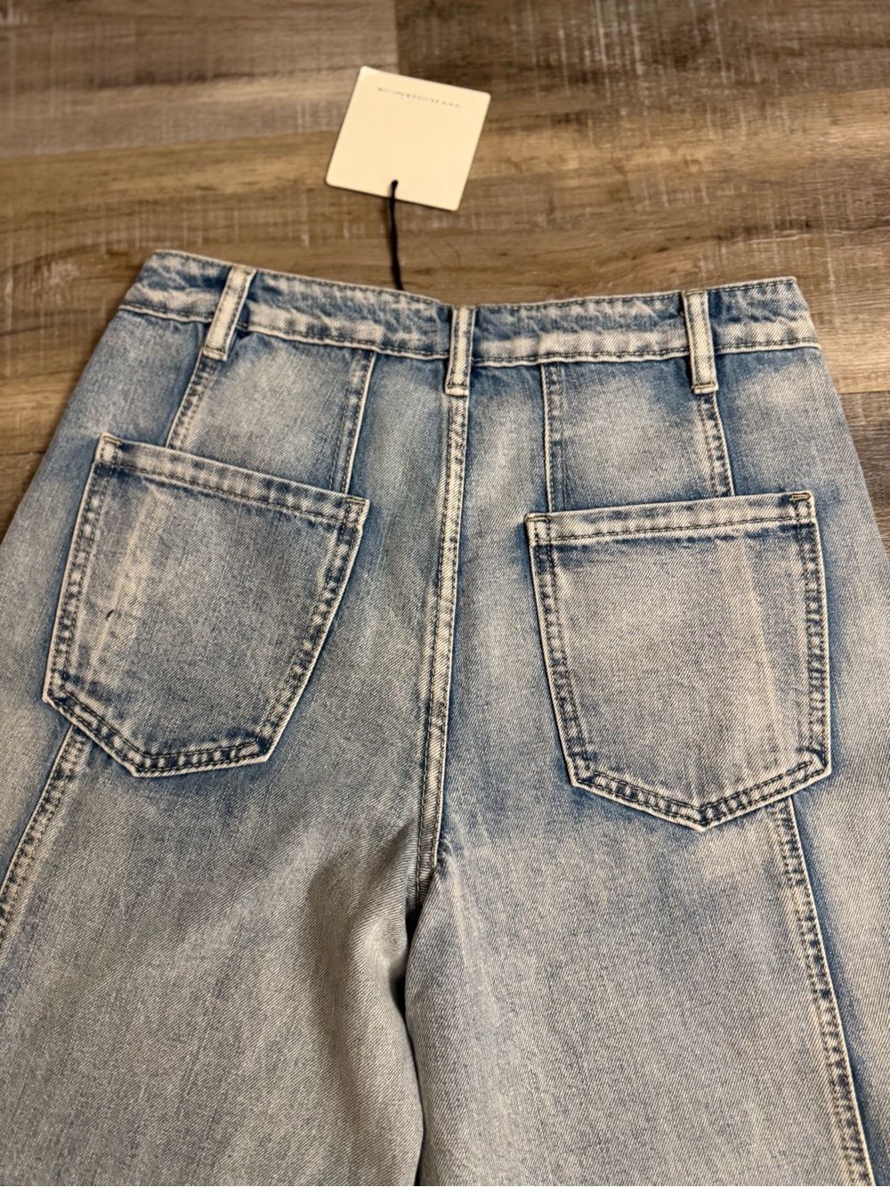 Aaron & Amber Light Wash Wide Leg Jeans Size Small NWT 28x30 Button Fly - Picture 4 of 5